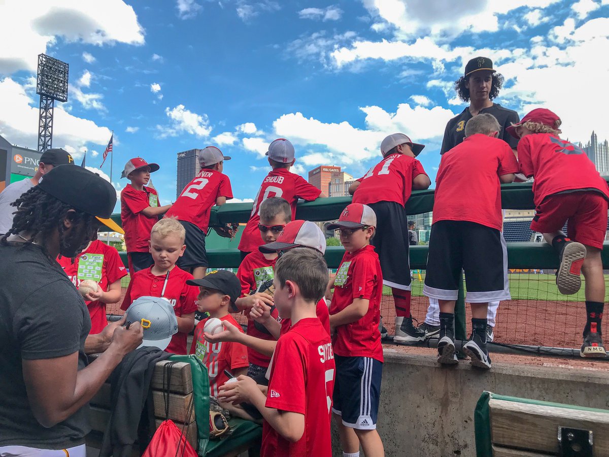 Pirates's tweet image. Big leaguers &amp;amp; future big leaguers. ❤️⚾️ 

#LetsGoBucs