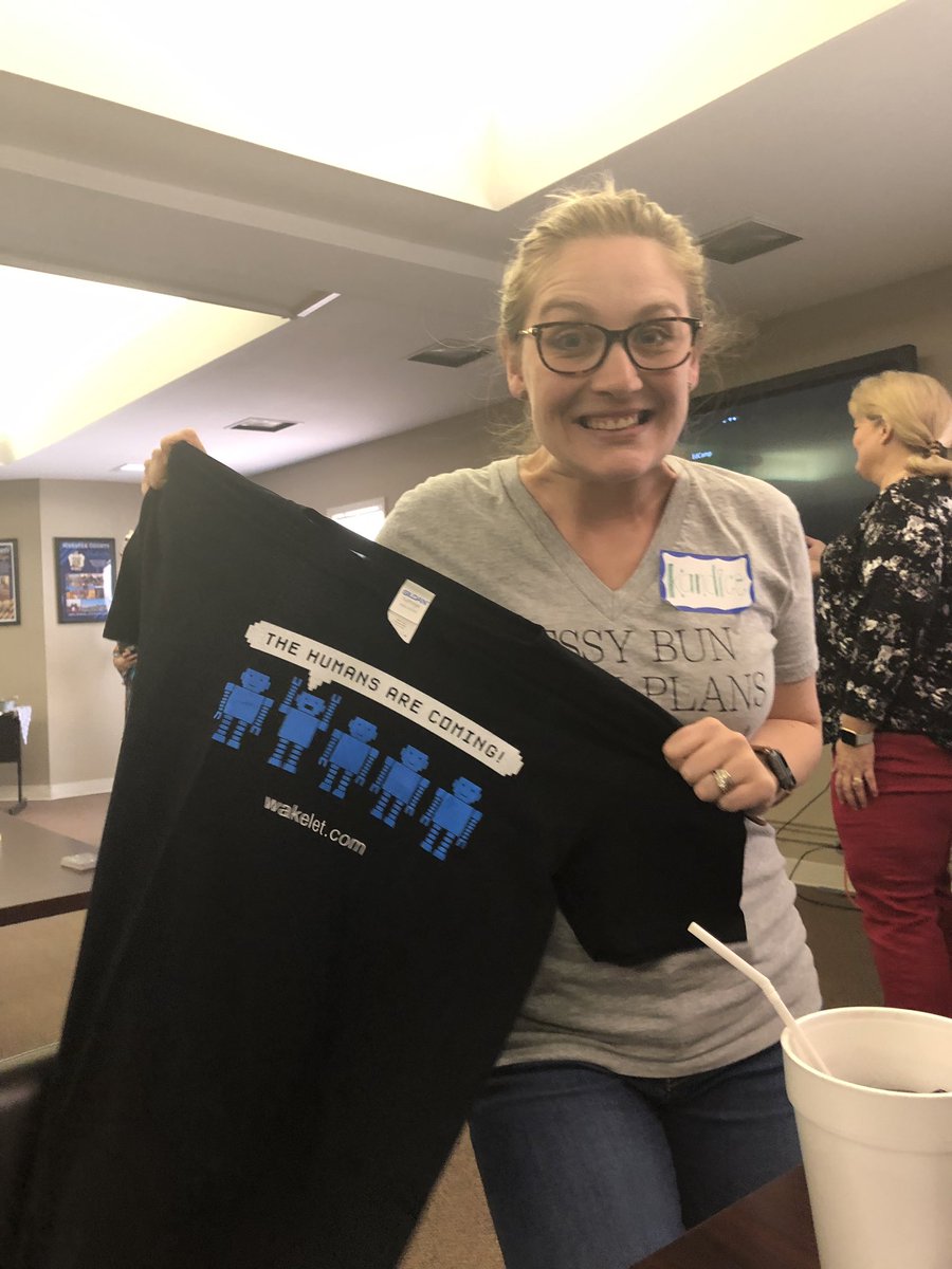 craftygateach's tweet photo. Winner winner #edcampcfresa https://t.co/MEDDZCAkLN