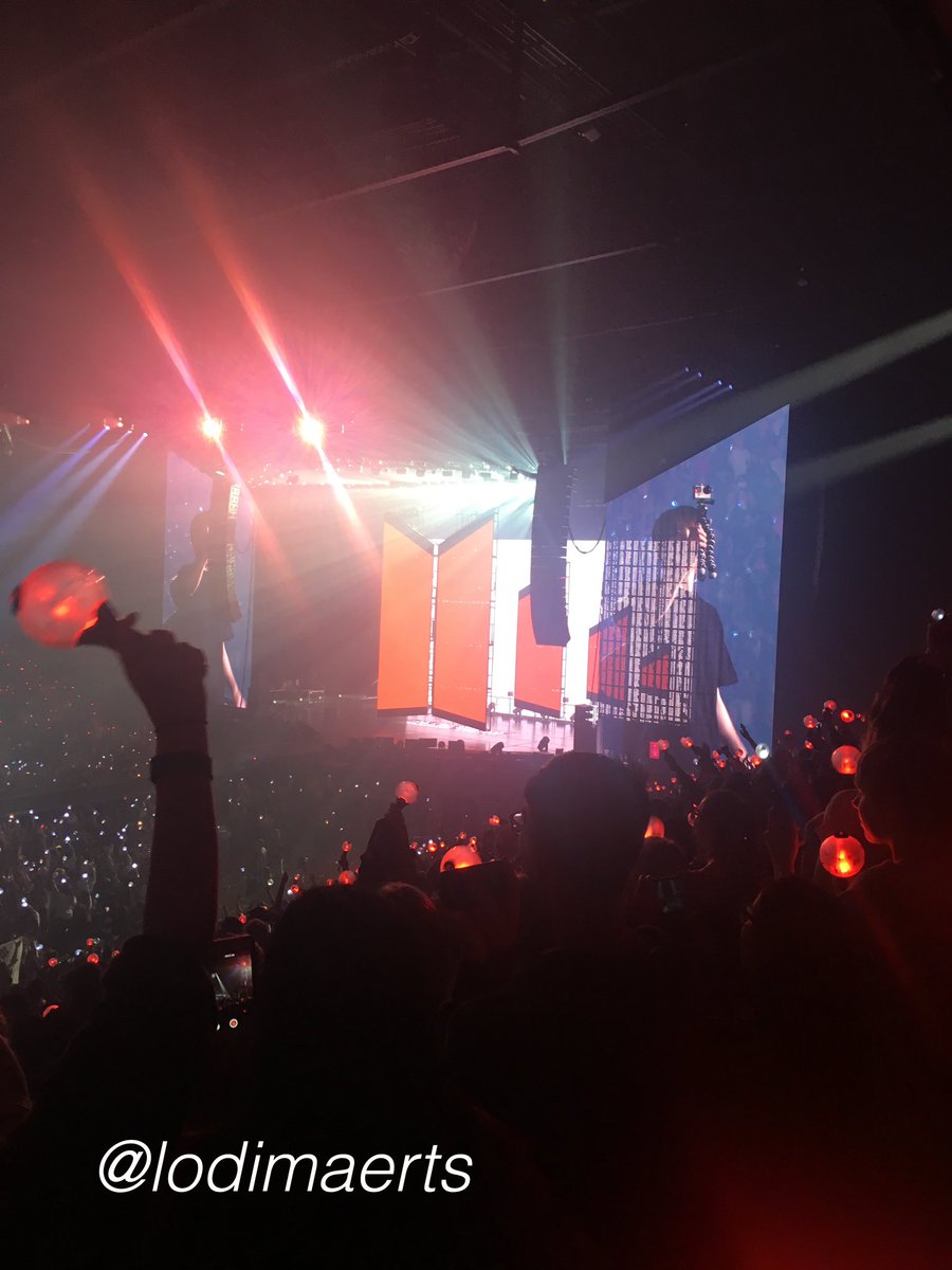 yoongleland's tweet photo. In light of the Canadian run episode, let’s bring back this beautiful moment from BTS in Hamilton. I miss them so much and can’t wait for them to come back 💞💞 Why not keep the memory? Hamilton pins are up ! Link in bio ♥️ #BTSRunNiagaraFalls https://t.co/kdr6ToalhN