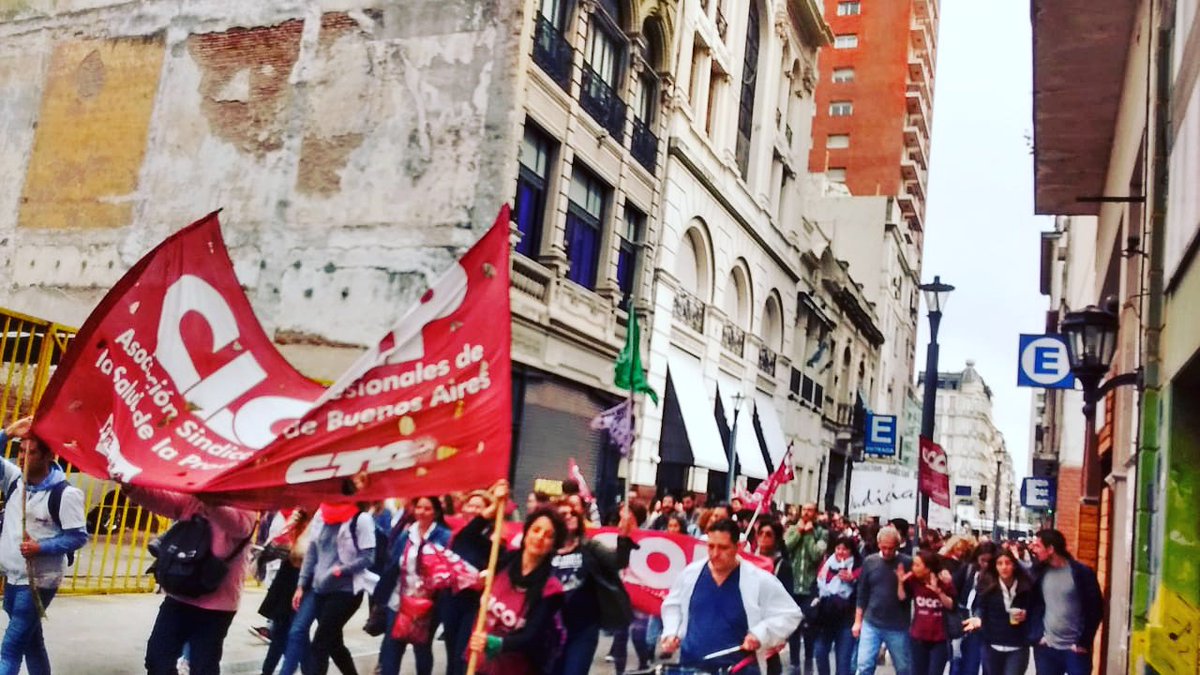 fedeyacussi's tweet photo. Hasta el último día, defender en la calle la salud pública y el derecho de sus trabajadores!!! #30A #ParoNacional https://t.co/2LnnQqhv8x
