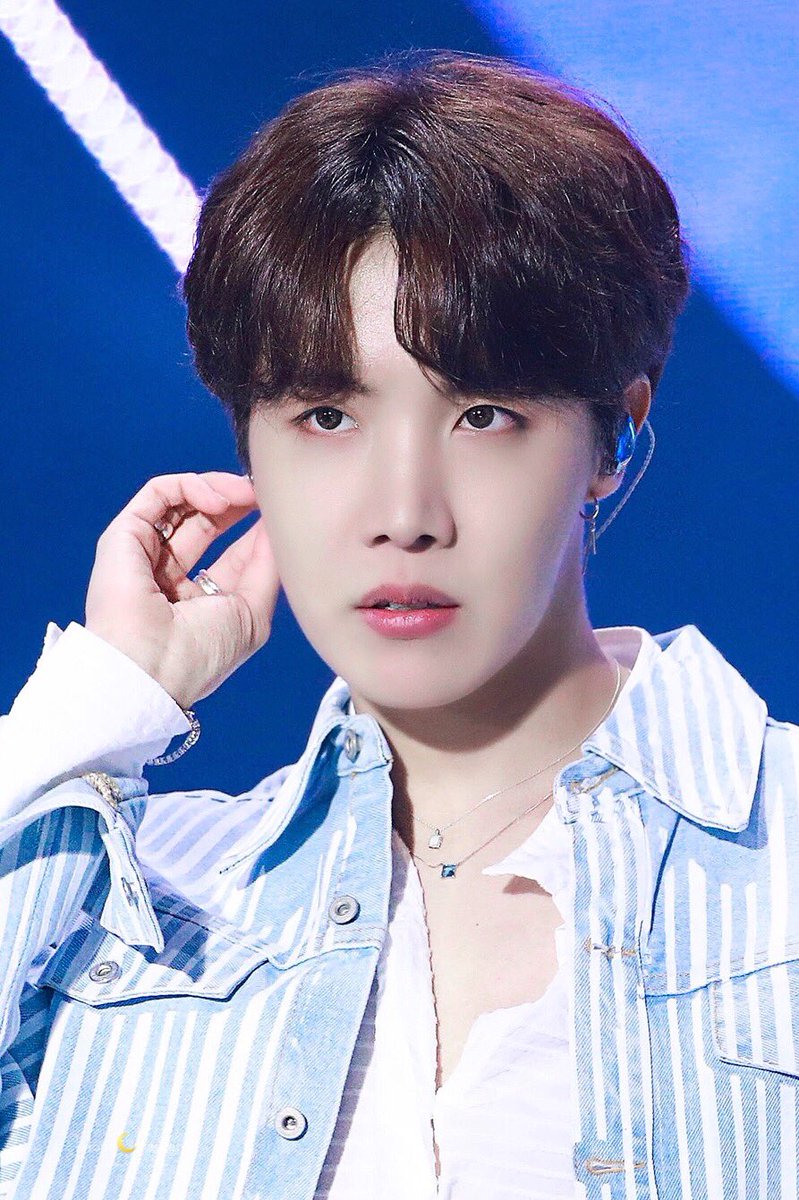 btspiics1's tweet photo. #BBMAsTopSocial BTS @BTS_twt https://t.co/3PdSz7hhZ4
