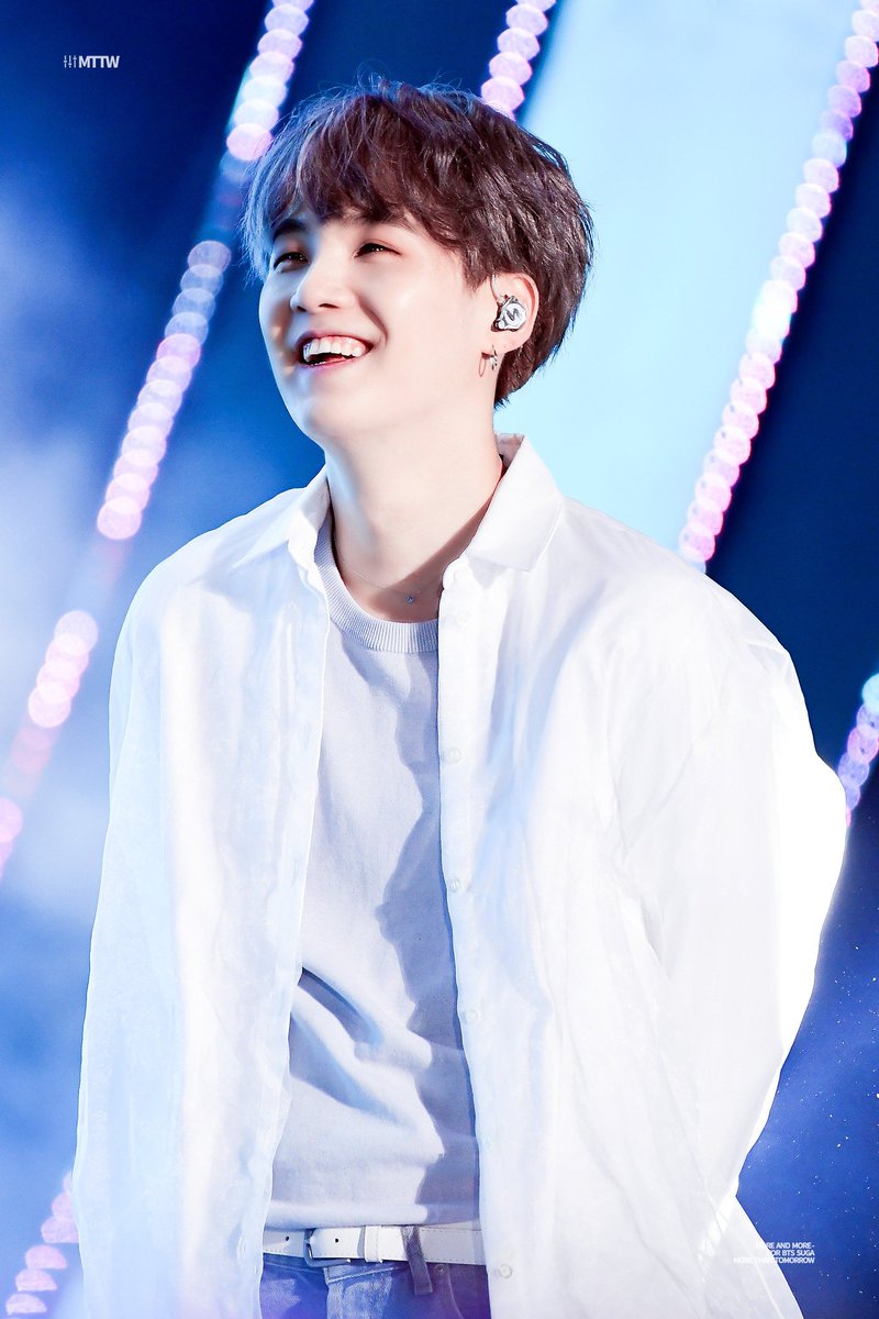 btspiics1's tweet photo. #BBMAsTopSocial BTS @BTS_twt https://t.co/IOGYxTbGvh