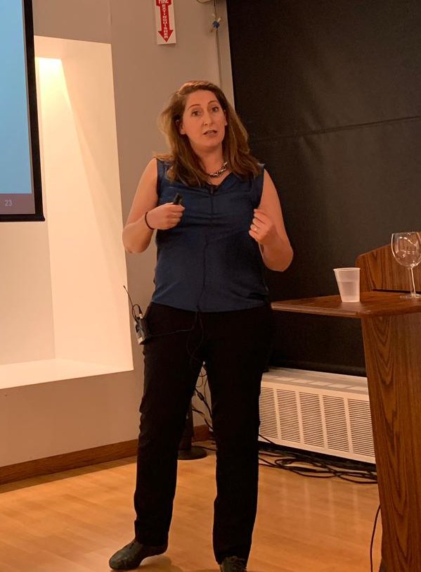 ItaRC_Chicago's tweet photo. Some pictures of the talk "Research and Society - An Intricate Path" by @CorinnaRaimondo (@NorthwesternU), the third seminar of our series "Café Scientifique". Thanks to all the attendees and to the @IIC_Chicago for hosting the event! @Airi_Talk #airicerca #research #researchers https://t.co/jereCl0K9R