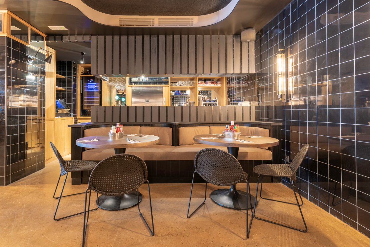 Monta tu propia historia carnívora mencionando a la primera persona que te aparezca con cada inicial:
<a href="/R/">Rex Hammock</a> llega tarde, <a href="/j/">j</a> se hincha a comer y a <a href="/s/">『S』</a> le toca pagar.
¡Que empiece el juego! 😈
.
.
.
#BurgerMadrid #BurgerMurcia #LetsMeat #TemplodelaCarne #Carnívoros