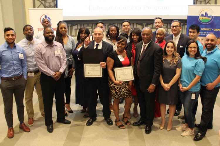 HoustonOBO's tweet photo. “I’m very hopeful for my future...I want to let Mr.Turner know he did something good.” Turnaround Entrepreneurship Program Graduate, Omar Acosta, said of the program. Acosta was featured in this week's City Savvy article: https://t.co/NFCYbhQBao @COHEmployeeNews https://t.co/xuk77Pitg2