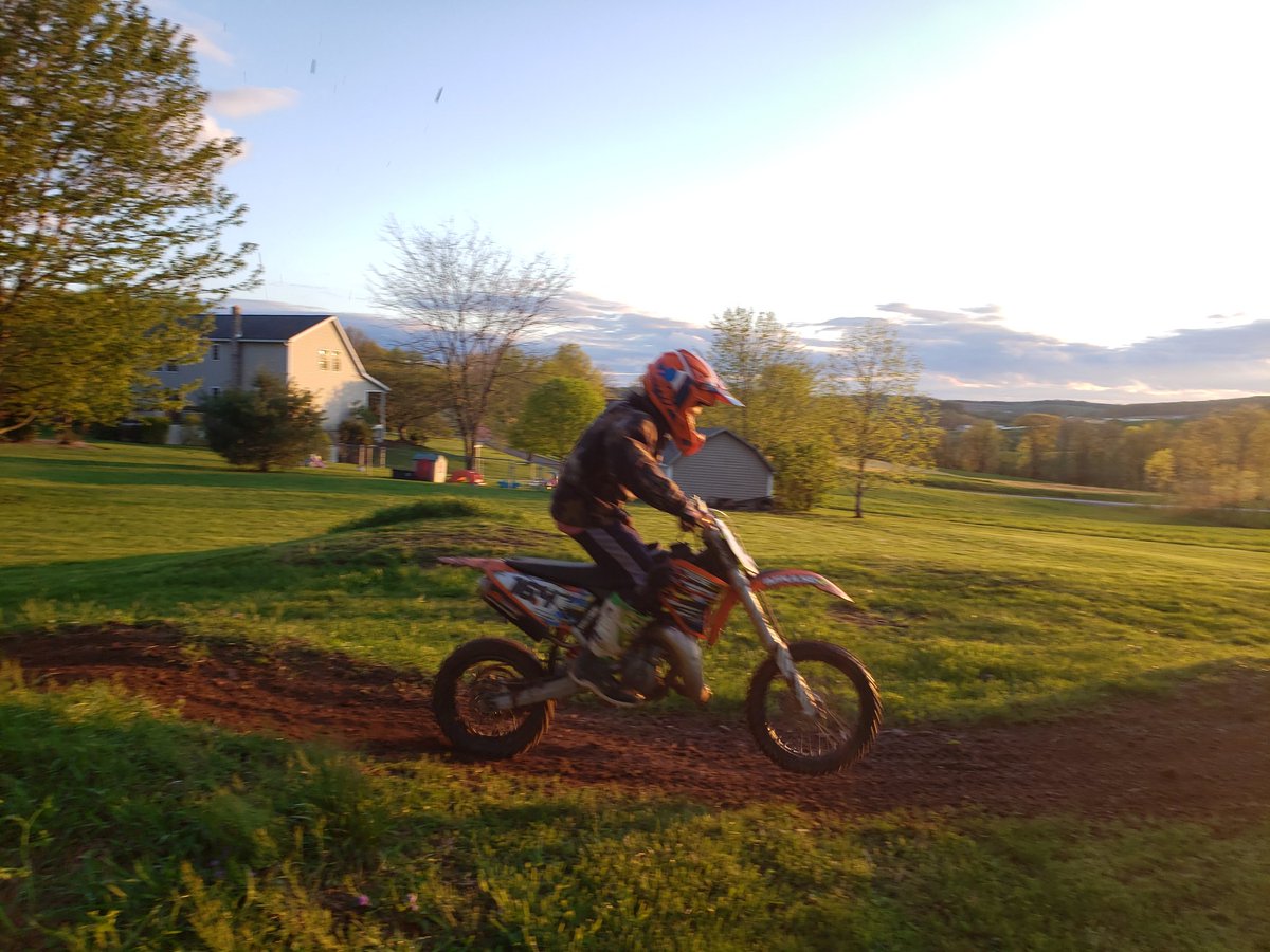 benritter3's tweet image. Getting a little riding in the sunny day. #mikametals #hookit @hookit @DunlopMSport @officialleatt