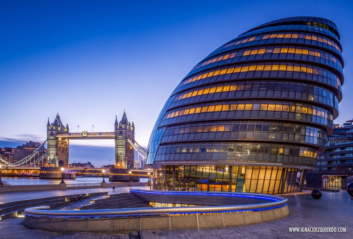 iizquierdo's tweet photo. Después de muchísimo tiempo sin escribir, solo podía volver a hacerlo con mi queridísima Londres. 

https://t.co/F4snu2iIsi https://t.co/OZIbJcUXeI