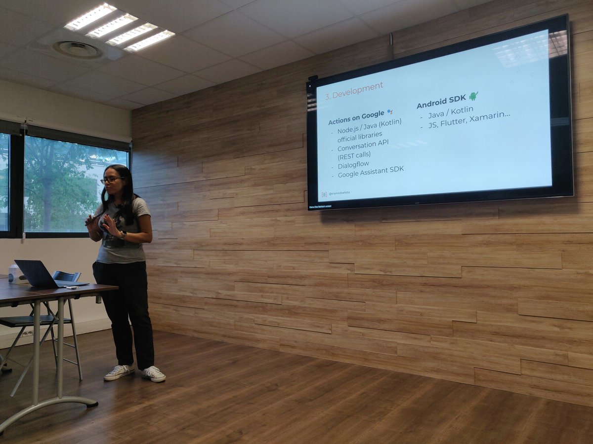 MtpAndroidUG's tweet image. Présentation de Google Assistant for Developers par @elainedbatista à Montpellier !