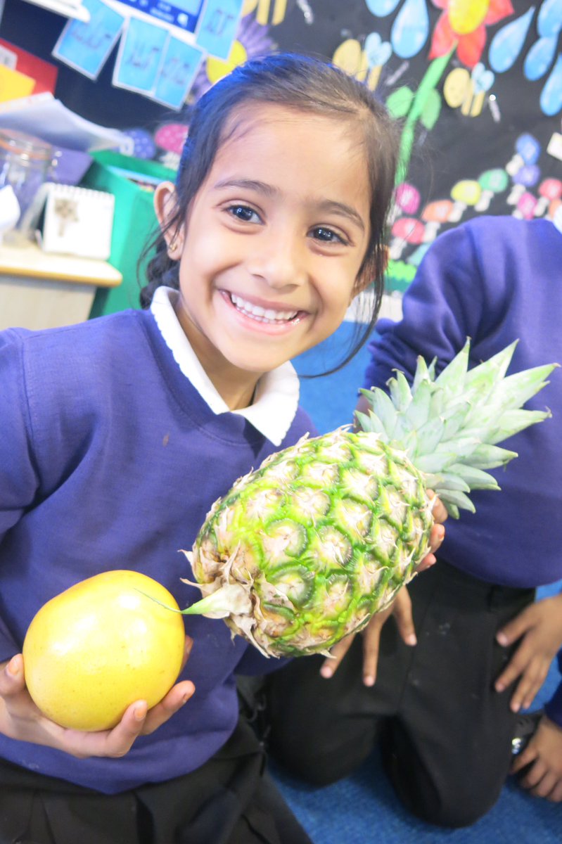 misssmythe_HT's tweet photo. Inspired by the ‘The Very Hungry Caterpillar’ we enjoyed exploring and tasting different fruits 🍍🍊🍎🍏🍓 “the pineapple is so spiky and so heavy. I’m so strong.....this one is smooth but this one is spiky...” #EYFS #earlyyears #EY #EYtalking #inspiredtalk https://t.co/7lrvpHLxVD