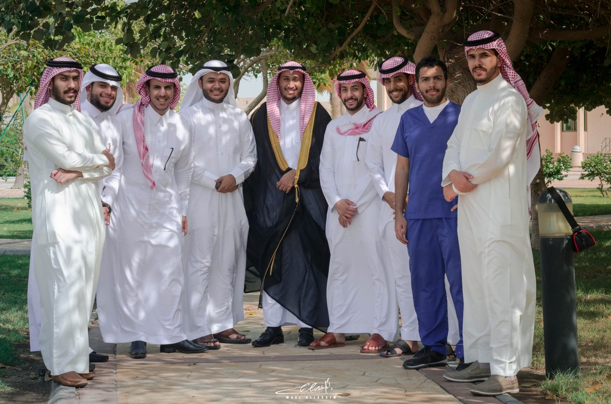 waijas's tweet photo. تمت كتابة اخر الاسطر في المجلد الرابع من مسيرتي العلميه..
٥ سنوات، اكتسبت منها الكثير و تعلمت منها الكثير. إمتزجت بالتعب و المتعه
ولكن لعل أهم جانب فيها كان هو معرفتي لنخبه من الناس، اصبحو جزءً مهماً من يومي. 

فشكراً لرفقتكم و شكراً للقدر اللذي جمعنا. 
#class2015 https://t.co/o49PqjafJw