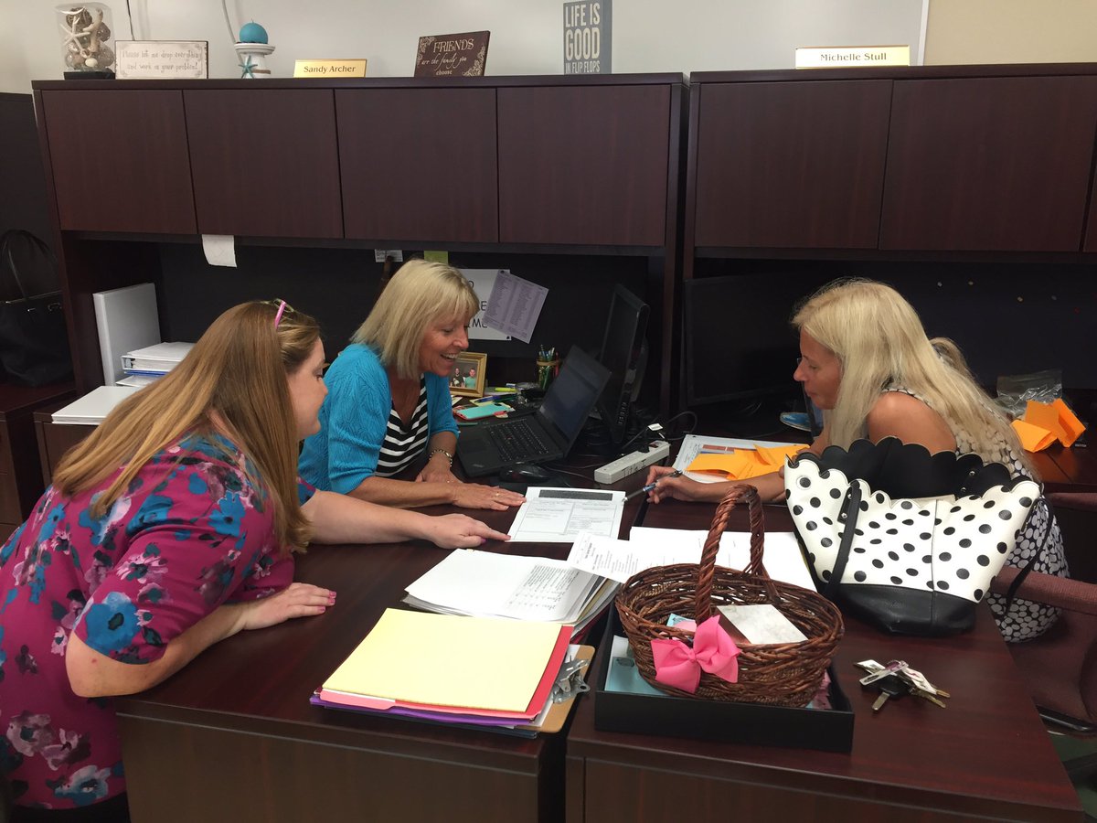 lyndigoepfert's tweet image. Our amazing Classroom Management Coaches collaborating on best practices!! Such a dynamic team 💥💥 #vcschamps #vcsvcm