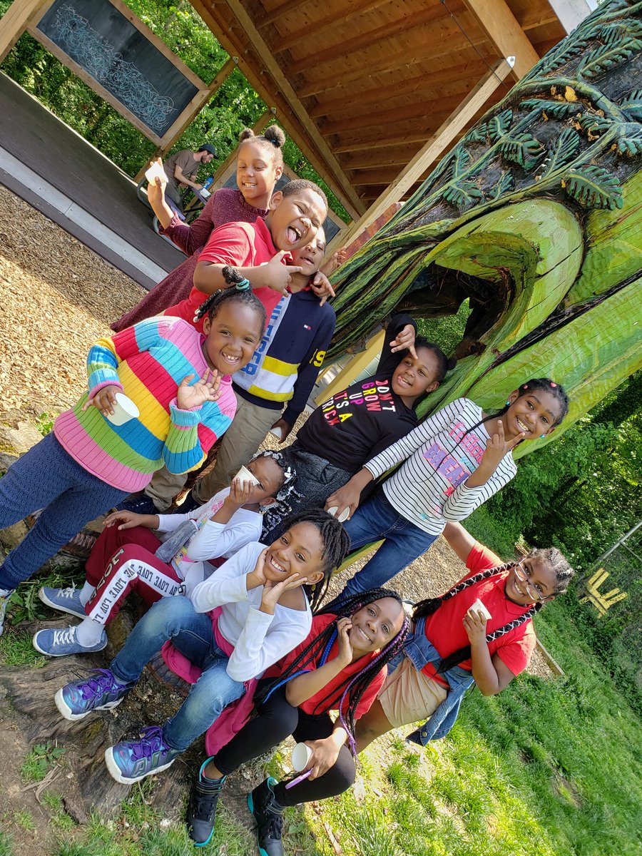 TChinyere's tweet photo. 2nd grade at @HendleyES visits the Washington Youth Garden! #plants #gardenbased #livingthings #learning #outdoorlearning #experiences #freshveggies #freshhoney https://t.co/zDdWSfi3xR