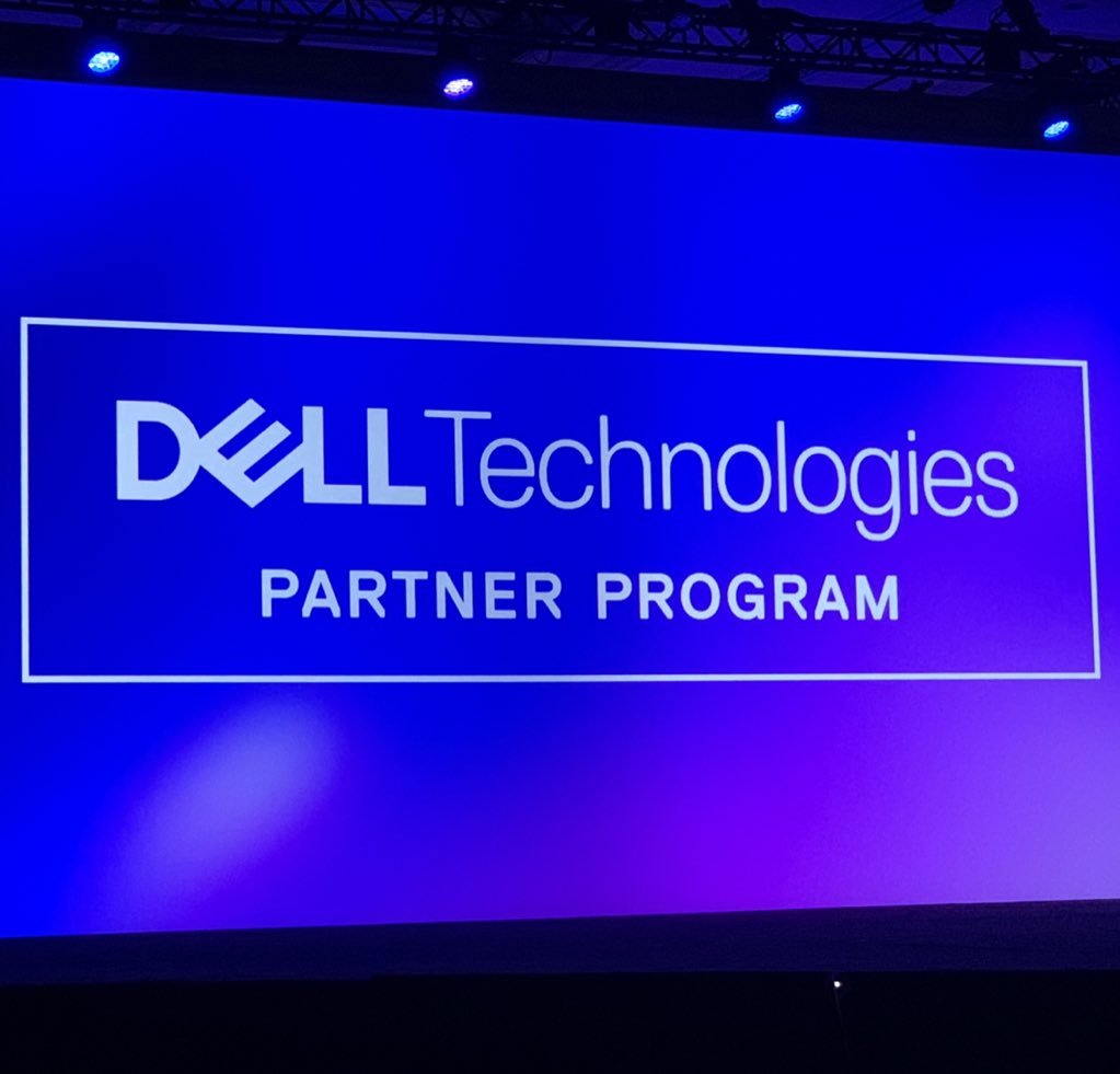 GregorSmrz's tweet photo. What happens in Vegas stays in Vegas? 🇺🇸 Diesmal nicht! Denn wir sind Gewinner des Dell|EMC Partner President‘s Circle 🥇und zählen damit zu den Top Dell|EMC Partnern weltweit! 🌎 #DellEMCPartnerProgram #DellTechWorld #ITforInnovators https://t.co/uXbrBHx564