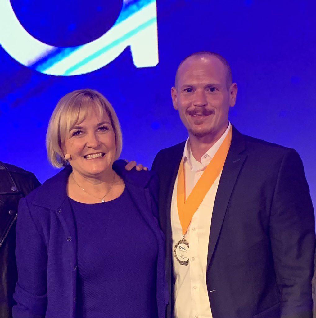 GregorSmrz's tweet photo. What happens in Vegas stays in Vegas? 🇺🇸 Diesmal nicht! Denn wir sind Gewinner des Dell|EMC Partner President‘s Circle 🥇und zählen damit zu den Top Dell|EMC Partnern weltweit! 🌎 #DellEMCPartnerProgram #DellTechWorld #ITforInnovators https://t.co/uXbrBHx564