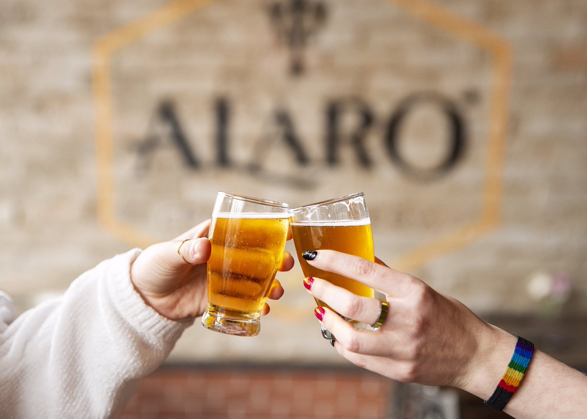 BeersInSac's tweet photo. What’s hott in Sac today? #SacBeerWeek
• Beer & Cupcake Pairing at @FinalGravityCA
• Rubicon Flashback at @AlaroBrewing
• Brewer Royale at @DrakesTheBarn
https://t.co/qls1hYb06H 🍺🍺🍺🔥🔥🔥 https://t.co/Ad8EsoRImV