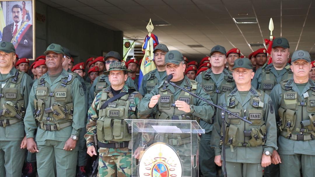 Ferrominera_CVG's tweet photo. #DeInteres | FANB reitera máxima lealtad al orden constitucional y su Comandante en Jefe @NicolasMaduro https://t.co/N5eeQkS3Rj    #LealesSiempreTraidoresNunca https://t.co/coOkwifYht