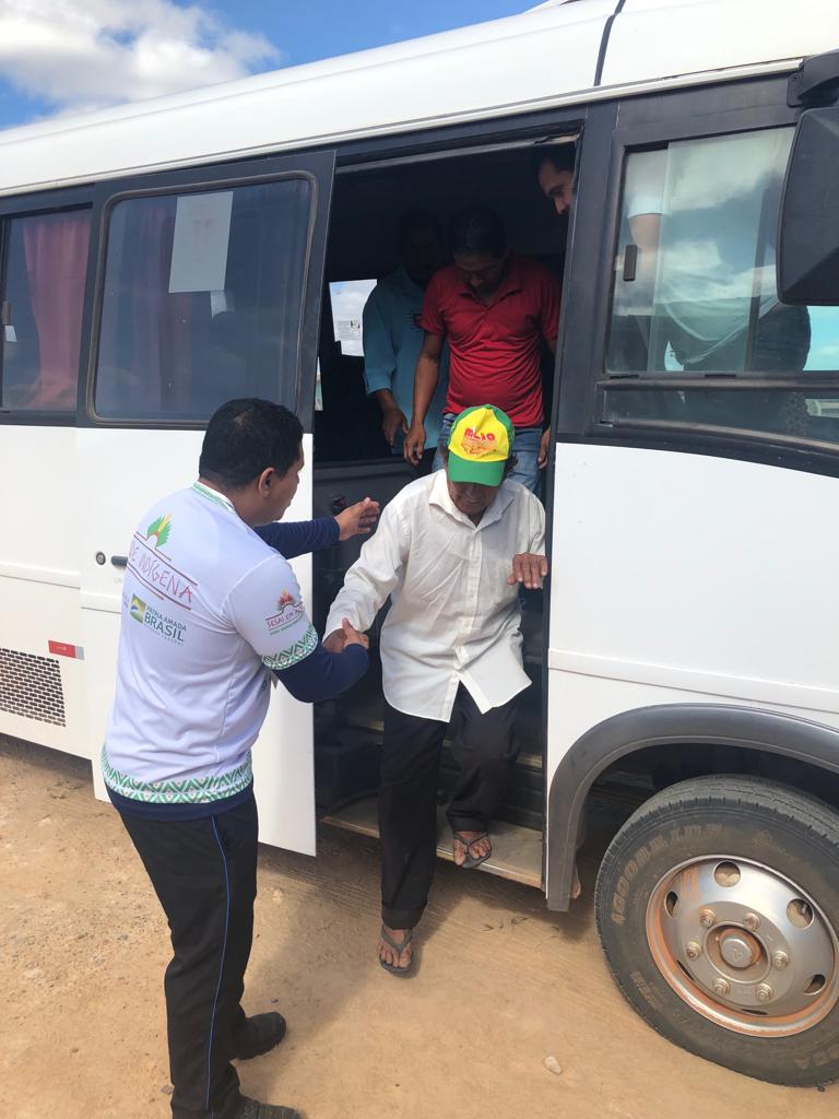 #SesaiEmAção | Profissionais do DSEI Leste de Roraima são responsáveis pela logística, que vai permitir o deslocamento da população indígena a ser atendida, para a área da Unidade Básica de Saúde da Raposa.

Fotos: DSEI Leste de Roraima