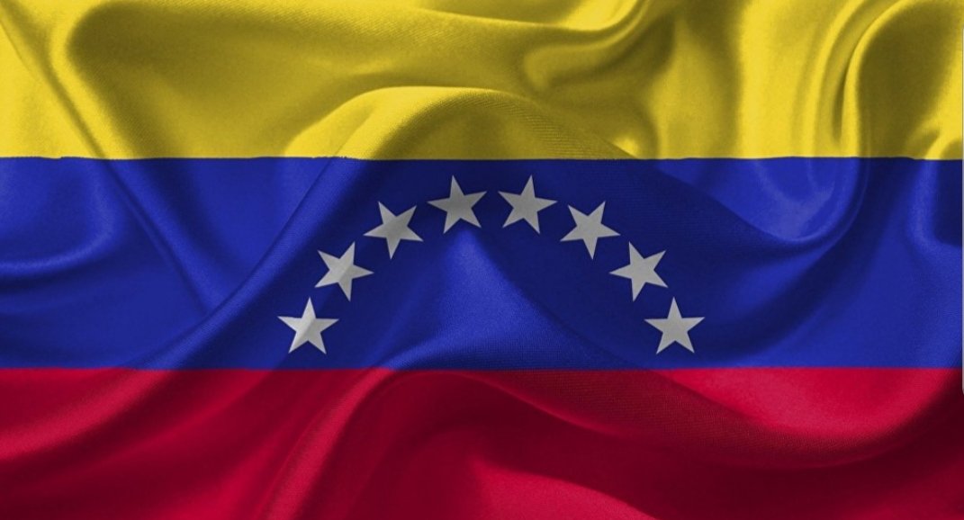VukicVanja's tweet photo. Puč u izvornom značenju predstavlja nasilno preuzimanje vlasti od strane dela izvršne vlasti ili vojske. U #Venezuela  nema ni govora o puču jer je očigledno da je vojska na strani legitimno i legalno izabranog predsednika @NicolasMaduro https://t.co/zhA5u3dlPD
