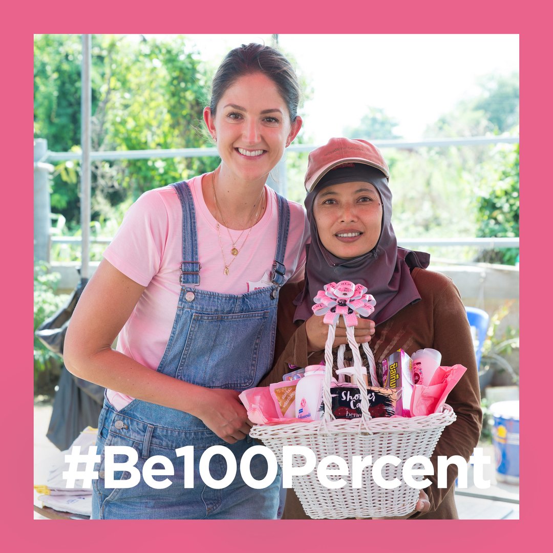 SephoraThailand's tweet photo. สวยด้วยได้บุญด้วย💖 SEPHORA สนับสนุนโครงการ Bold is Beautiful ที่ทาง @benefitthailand จะนำรายได้จากการแว็กซ์คิ้ว 100 % ตลอดเดือนพฤษภาคมนี้ไปบริจาคให้แก่มูลนิธิ Habitat For Humanity เพื่อนำเงินไปสร้างที่อยู่ให้แก่เด็กและสตรีที่ไร้บ้าน👩👩👧🏡 #BoldIsBeautifulTH #BenefitBrowsTH https://t.co/nqoE6iNd5I