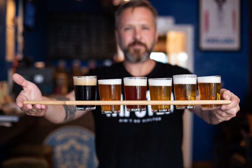 Roger Protz (@rogerprotzbeer) on Twitter photo The taste of Prague and Pilsen comes to North London
protzonbeer.co.uk/features/2019/…
<a href="/BohemBrewery/">Bohem Brewery</a> <a href="/BohemTaproom/">Bohem Taproom</a> <a href="/BohemZdenek/">Zdenek Kudr</a> <a href="/StAustellBrew/">St Austell Brewery</a> @zatec <a href="/visitczech/">Czech Republic</a> <a href="/VisitoPrague/">VisitPrague</a> The taste of Prague and Pilsen comes to North London
protzonbeer.co.uk/features/2019/…
<a href="/BohemBrewery/">Bohem Brewery</a> <a href="/BohemTaproom/">Bohem Taproom</a> <a href="/BohemZdenek/">Zdenek Kudr</a> <a href="/StAustellBrew/">St Austell Brewery</a> @zatec <a href="/visitczech/">Czech Republic</a> <a href="/VisitoPrague/">VisitPrague</a>