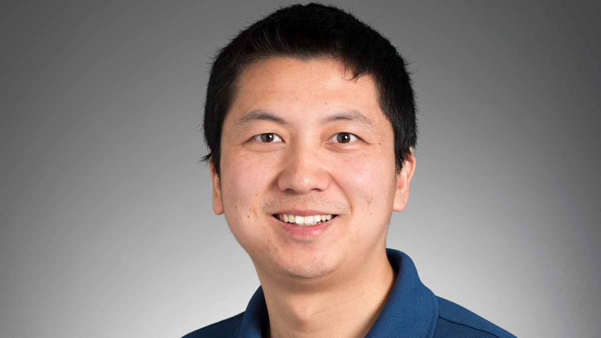 CMUCompBio's tweet photo. Congratulating Dr. Xiongtao Ruan on his successful thesis defense! https://t.co/7QnRQz3mVb