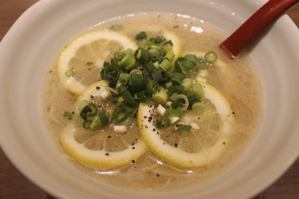 レモンとんこつラーメン