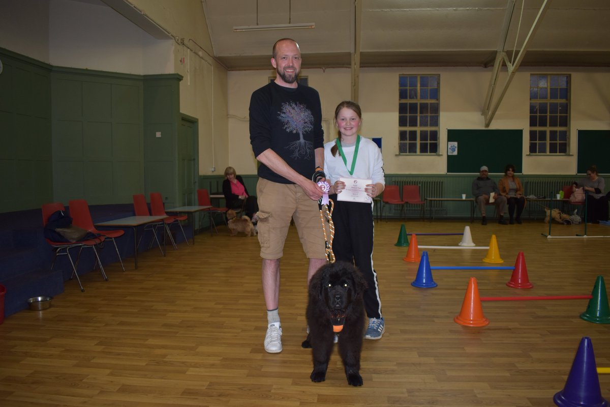 CHeWsdog's tweet photo. Congratulations to our March/April Puppy Graduates. We look forward to watching you progress further in the Bronze classes. https://t.co/2uLBKjE7Ut