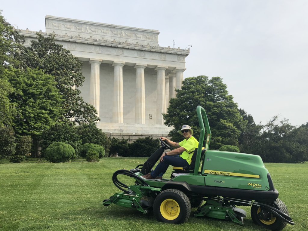 RLSwilley's tweet photo. Special day to get to be a part of a beautification project for the USA. #GodBlessAmerica @wearegolf  @PBGCSA @GCSAA @FGCSA https://t.co/VJ0Ms6fbFP