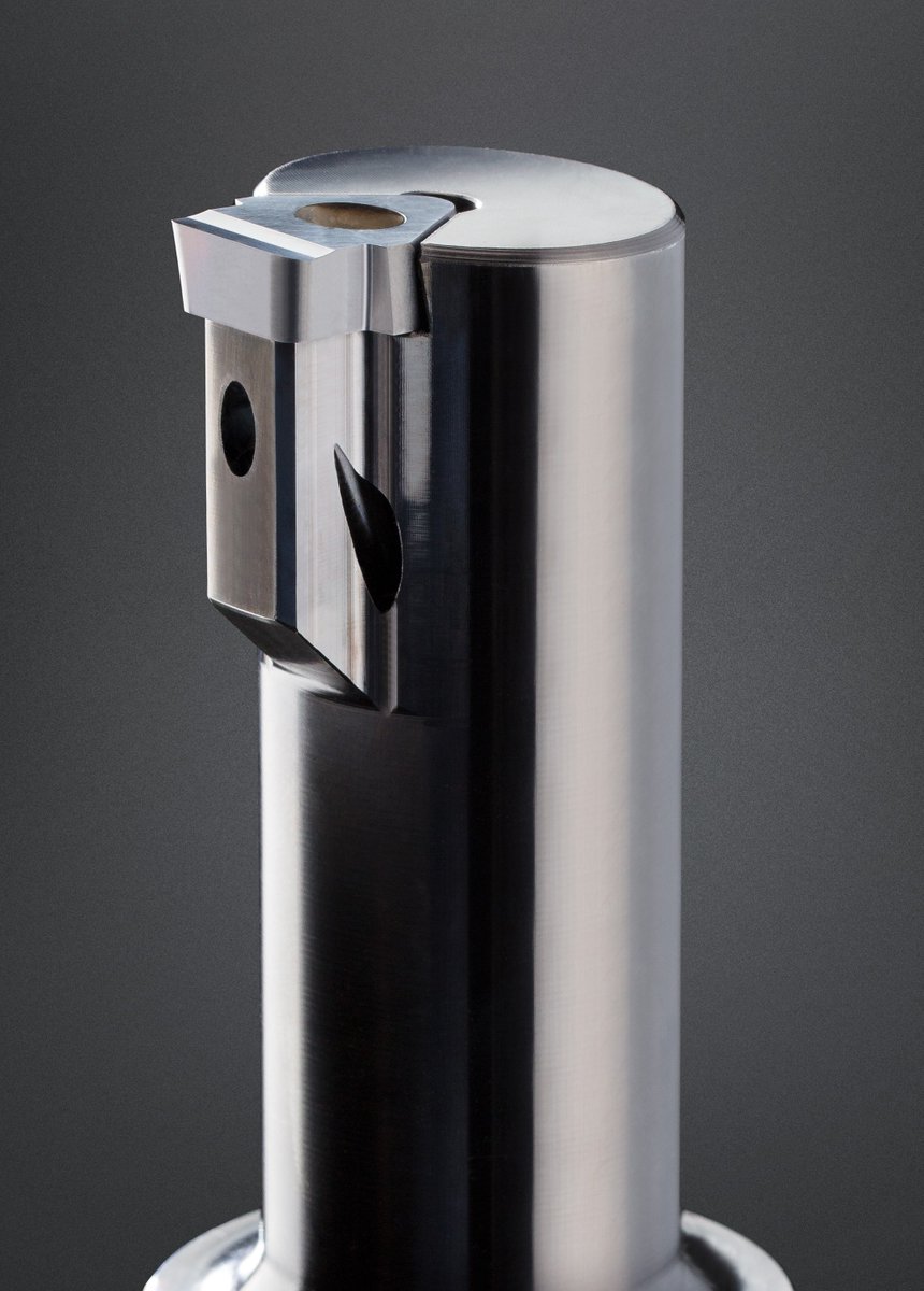 SYSTÈME DE BROCHAGE N105 ET S117(Nouvelles géométries et refroidissement interne)
* Nouvelle gamme de différentes géométries pour les brochages conventionnelles et les unités de brochage 
* Un nouveau revêtement permet une durée de vie plus longue
* Utilisation universelles