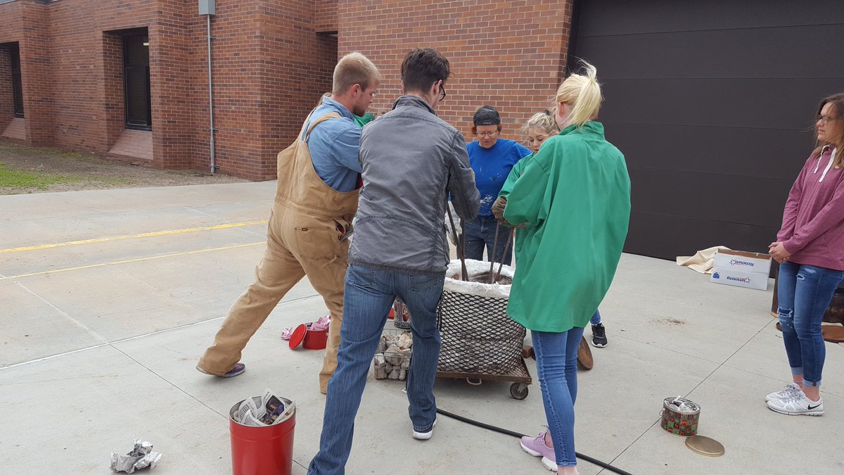 HamptonArtDept's tweet image. First Round Done!! Great last day for seniors!! #hawknationcreation #hamptonhawks1 #rakufire