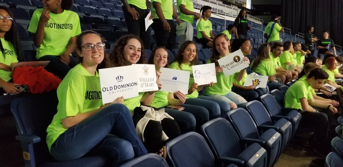 LauraKole21's tweet photo. Congrats seniors! And thank you @AccessCollegeFd for celebrating them! #IGOTIN2019 https://t.co/qhAX1DMF1a