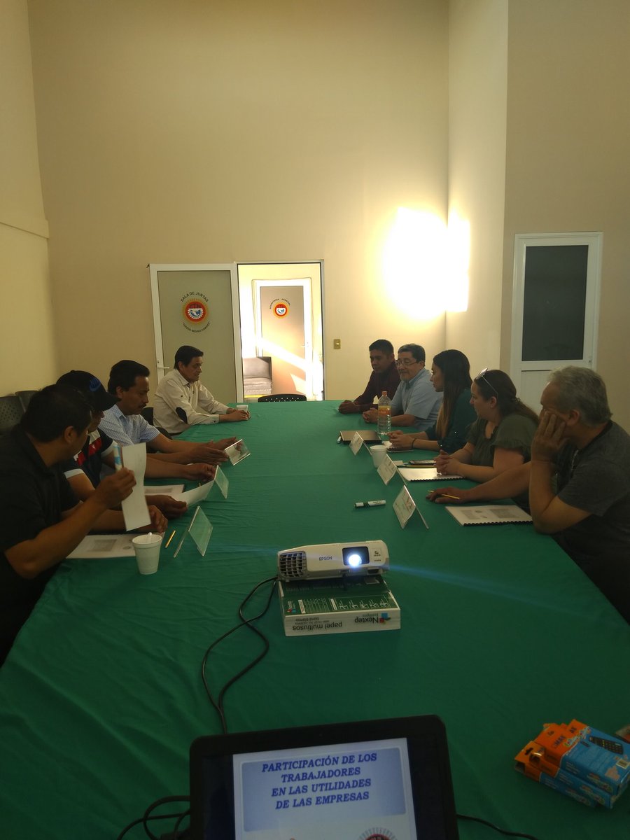 RogerCastilloR's tweet photo. Curso "La Participación de los Trabajadores en las Utilidades de la Empresa" #Macimex educación, legalidad, comunicación, compromiso #SindicalismoResponsable®️ @tereso_medina  @gmartinez @eleazarcavazos https://t.co/NsIhy2c40W