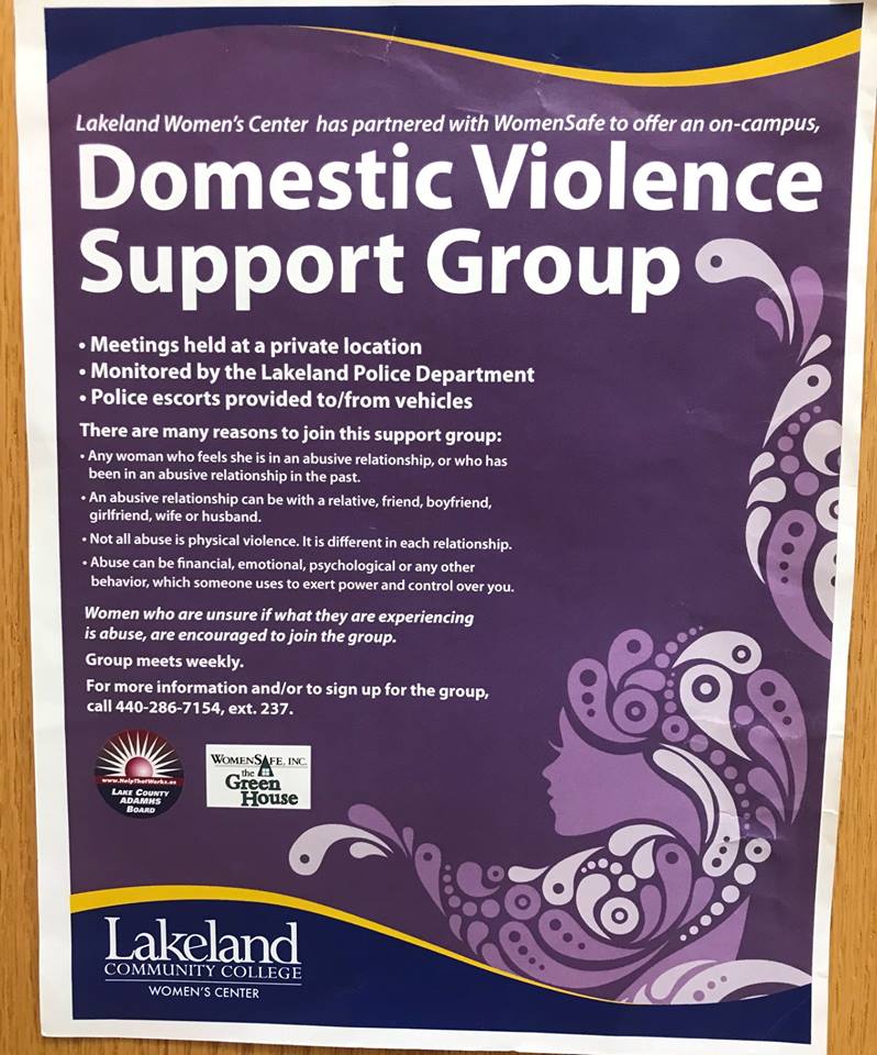 WoMenSafeINC's tweet photo. Our wonderful advocates facilitate a support group for both past and current survivors of domestic violence at Lakeland Community College! Contact aftercare@womensafe.org for more info! https://t.co/7rQJmBPV2R