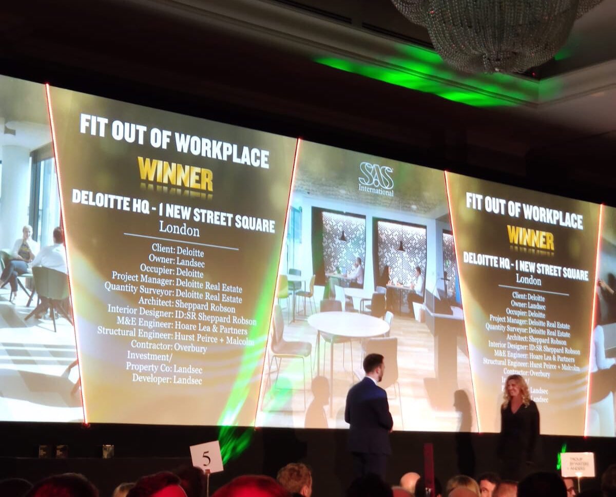 Overburyplc's tweet photo. 🏅Congratulations to @DeloitteUK and our project partners @DeloitteUK_RE, @SheppardRobson, @hoarelea and @LandsecGroup for winning the “Fit Out of Workplace” award for 1 New Street Square at the @BCO_UK London #BCOAwards! https://t.co/1Mw3TZ6I0e