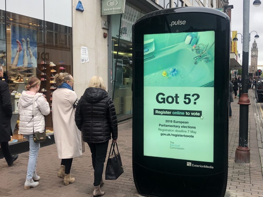 GlobalNIreland's tweet photo. Got 5? Remember to #registertovote with this new #pulsesmarthub campaign from the @ElectoralCommUK. Why not even connect to the built-in Wi-Fi and register on the spot? #vote #elections #DOOH #OOH #Digitaladvertising #pulsesmarthubs #Belfast @ASGandPartners @PMLGroupNI https://t.co/m6lLlha2h4