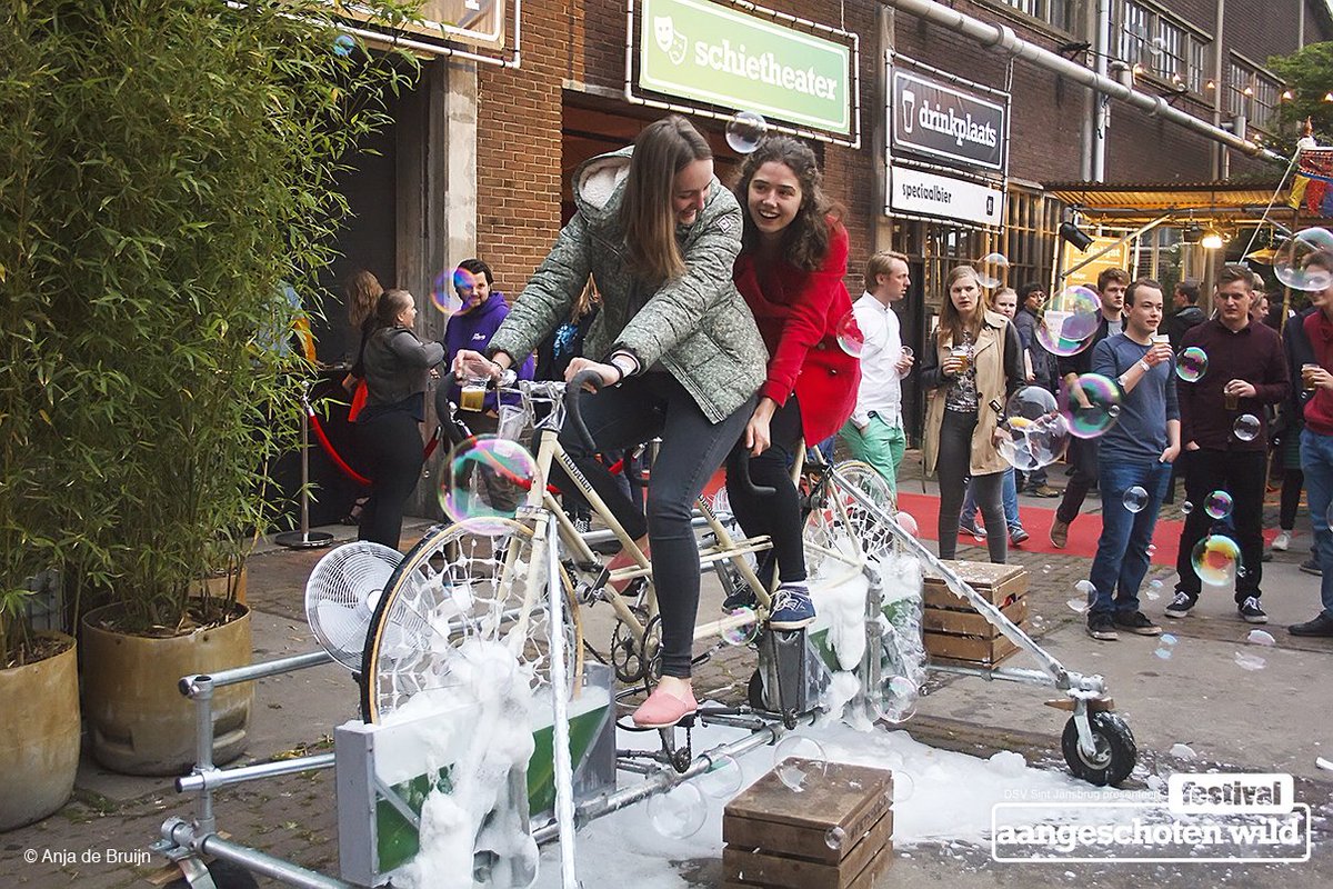 Zien we jou vrijdag 10 mei bij <a href="/LijmenCultuur/">Lijm & Cultuur</a>? @IndebuurtDelft raadt ons aan: 'Zes evenementen waar we naar uitkijken in mei' bit.ly/2J4uiQo
