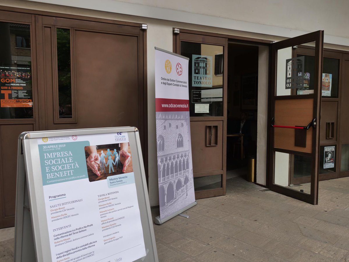 #TerzoSettore🤝

Si è svolto oggi pomeriggio al <a href="/TeatroToniolo/">Teatro Toniolo</a> il #convegno "Impresa sociale e società benefit" sul tema della contaminazione tra profit e no profit nella riforma del terzo settore e i nuovi regimi fiscali e contabili.

Per saperne di più📲 v41.it/Llbr