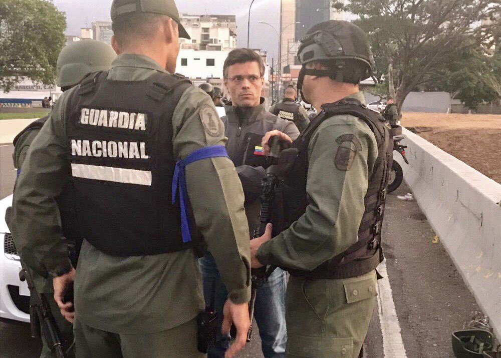 Intel_Sources's tweet photo. #Venezuela claimed President @jguaido planned the current military takeover attempt now in progress of @NicolasMaduro with army members @ La Carlota. @leopoldolopez joined Guaido, conflicts have ensued and access to Caracas from Maracay is now closed by armored vehicles. https://t.co/cGLz9dEzi6