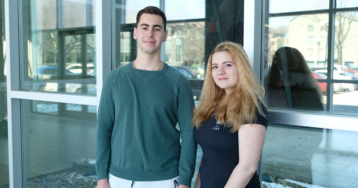 👍 félicitations à nos deux étudiants en techniques de l'informatique, Katsiaryna Shmatkova et Mathieu d'Onofrio, qui réprésenteront le Cégep dans le cadre d'un programme CAE TECH: programme ta carrière. 👉claurendeau.qc.ca/deux-etudiants…