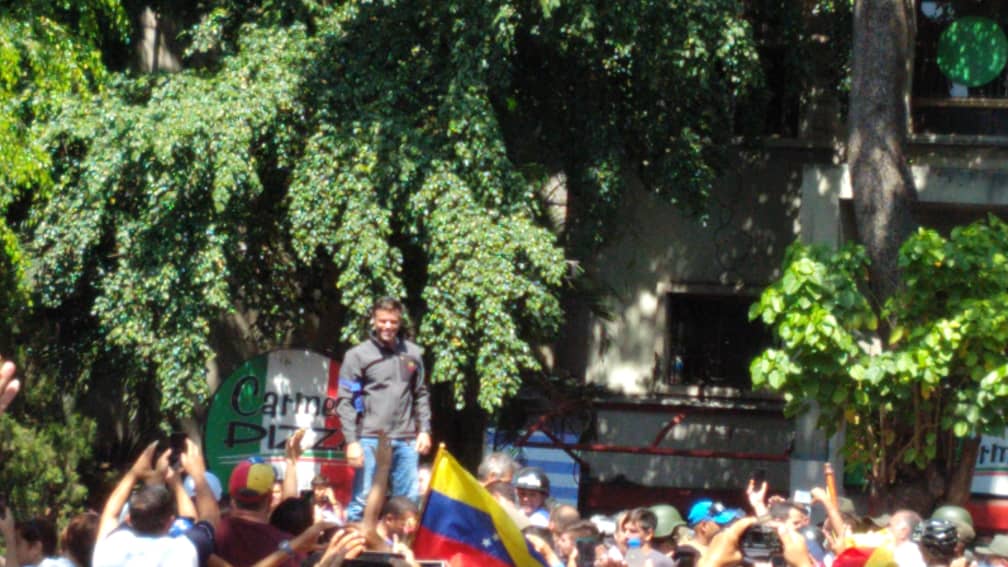 EfectoCocuyo's tweet photo. #Ahora Así se encuentra la Plaza Francia de #Altamira tras la llegada de Juan Guaidó y Leopoldo López #30Abr https://t.co/9I7prpTair