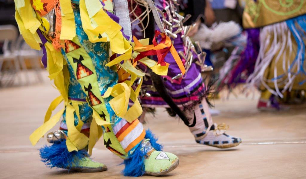TravelManitoba's tweet photo. Kick off spring with the sounds and colours of the @umanitoba’s 30th Annual Traditional Graduation Pow Wow. Join this cultural celebration on Saturday, May 4. Bring the whole family, admission is free: https://t.co/4zFgZLdj1d #TMBpartner #umanitoba #umindigenous #umgradpowwow https://t.co/ZrOEzk4fY1
