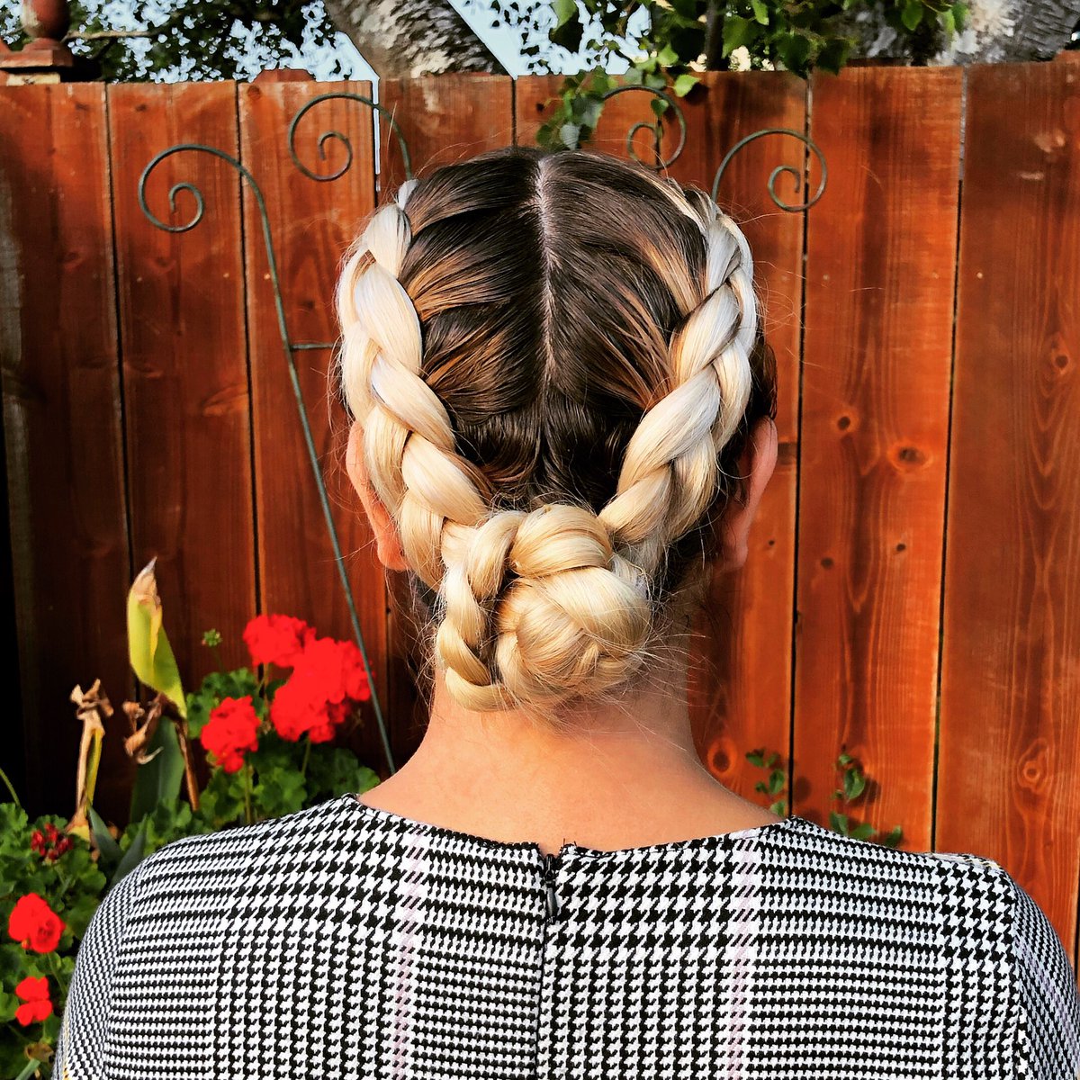 LocksByRocks's tweet photo. 👜 Girl, you better work
#LocksByRocks #HairArtistry #Braid #BraidStyles #BraidedHairstyles #Braided #BraidedHair #Hairstyles #HairFashion #SpecialEventsHair #WorkHair #Updo #Updos #HairUpdo #HairUpdos #UpdoHairstyles #UpdoHairstyle #BraidedUpdo #BraidedUpdos https://t.co/cSHHHzlpwk