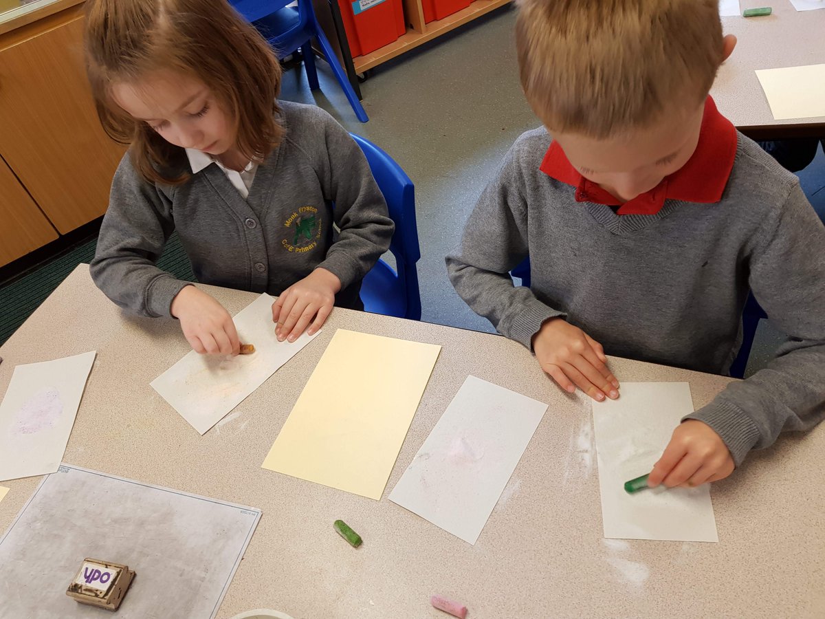 MonkFrystonSch's tweet photo. Sand art created using memories of our Easter Holidays and time with our loved ones 💞 #engageday #makingmemories #supertwos https://t.co/FOo0R82sEW