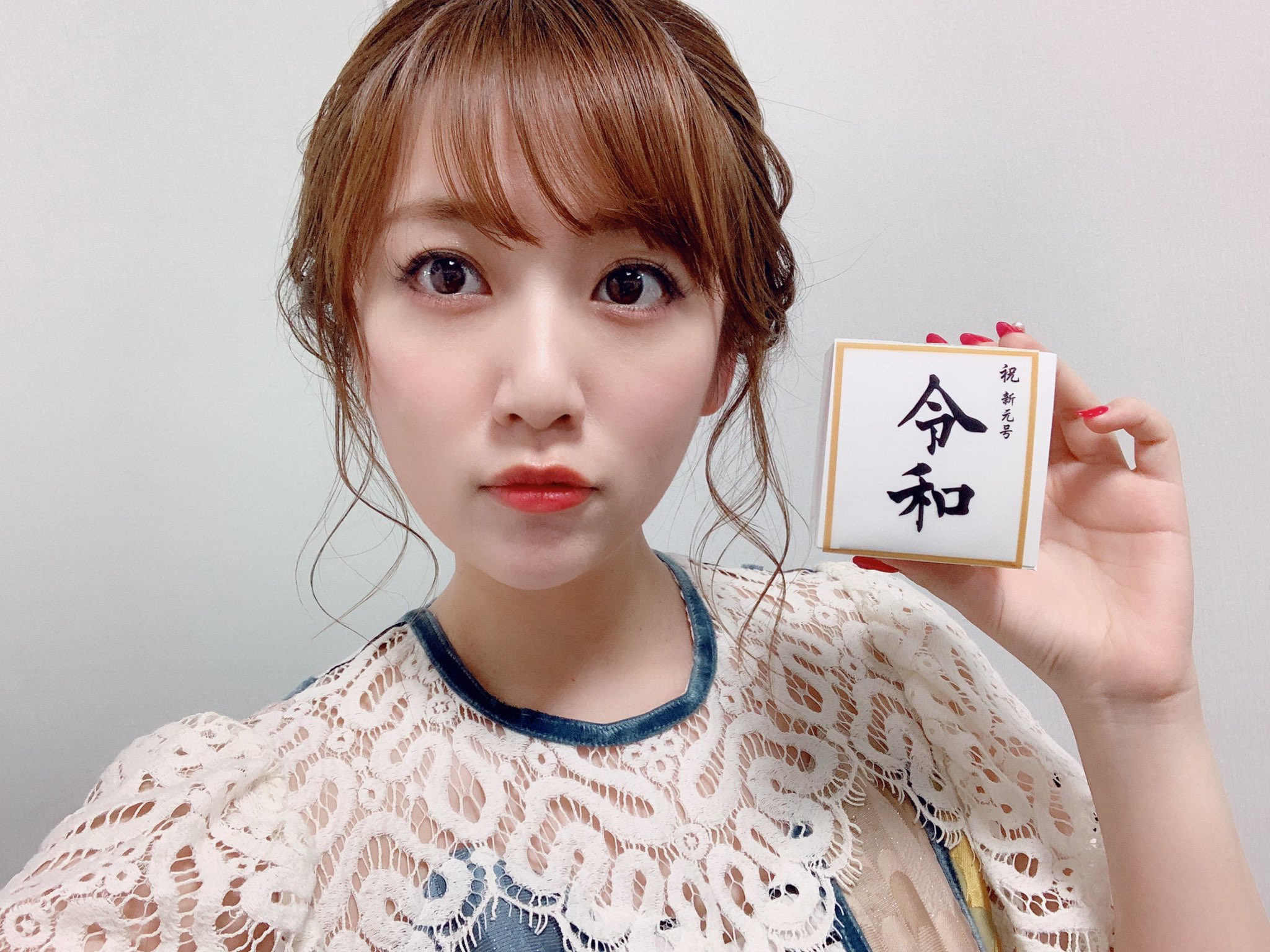 AKB48 ブロマイド(高橋みなみXmas限定ファイル付き) 51VmIErWTrL.jpg
