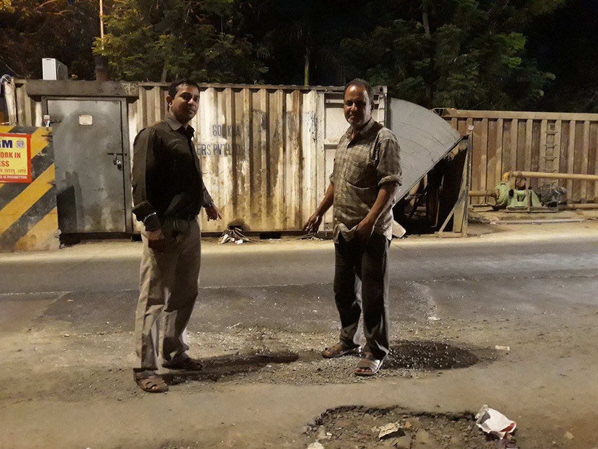 PotholeWarriors's tweet photo. Resolved! 👍✌👌😎
#WaterLeakage since last abv 2mths here at this spot on Mahim Tulsi Pipe road opp Sunil Garage & National Storage House Before Indian Oil Pump is Repaired on 28th April 2019
Thanx to #GNorth water & Maintainance dept @richapintoTOI @TheQuint @LogicalIndians #PW https://t.co/uwuSKiAiPp