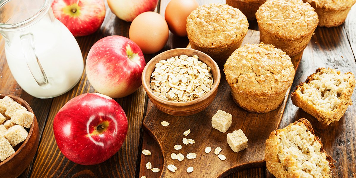 Este mes, en nuestra serie #amorypan ☮ compartimos la receta saludable de muffins de avena y manzana para acompañar o sopear en tu rico vaso de leche. 
fuertesconleche.com…/de…/muffins-de-avena-y-manzana