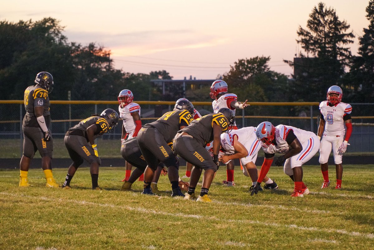 whcs_tigers's tweet image. Congratulations to WHHS Grad and former O-Lineman #78, Tairiq Stewart @BigRiqq for being recruited to play for the Volunteers, Tennessee Football a D1 School! Since graduating, Tairiq has been playing 🏈 for ASA College in New York, a Junior College (JUCO) #TigerPride #WHCSDWay