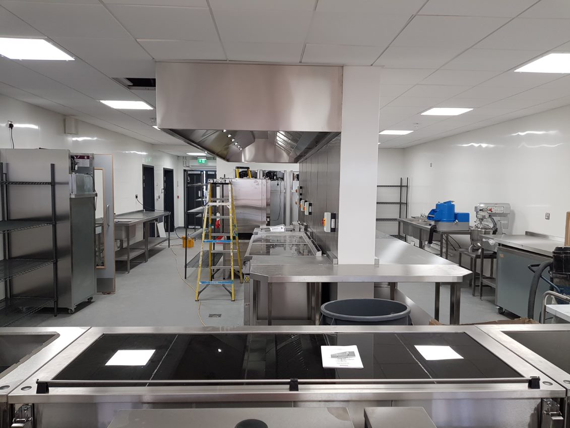 Parli_NewBuild's tweet photo. New dining and performance hall opening to students this term. Fantastic space. Improved canteen facilities. Very exciting! https://t.co/kuctin3KdS
