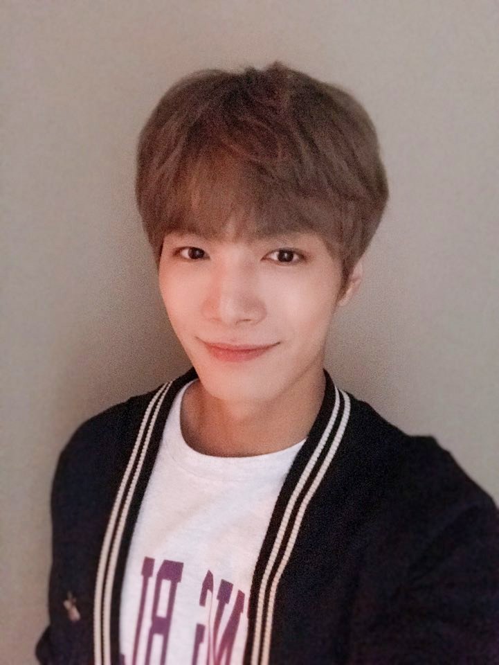 [NU'PAPA] 늉데이 마무리는 우리 러브들 공식 화요요정 베리비지퍼피 쩨아리🐶 무대 위 카리스마쩨에서 오늘은 늉이 대표 애교쟁이쩨 였던 하루🐢 이 세상 온갖 귀여운 단어로는 쩨아리를 표현하기에 부족해🤦‍♂️ 북미힐미 매력을 놓치고 나면 후회할지 몰라
#오늘도_늉이와_러브는 #Happily_Ever_After