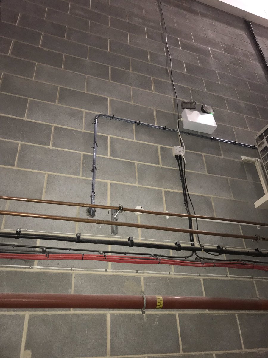 TH_Elec's tweet photo. 3 x air con supply installed today to 18th edition with metals clips and metal ties wraps. @officialNICEIC 
#infront #electrician #huddersfield #westyorkshire #airconditioning https://t.co/4DfnXd3pIb